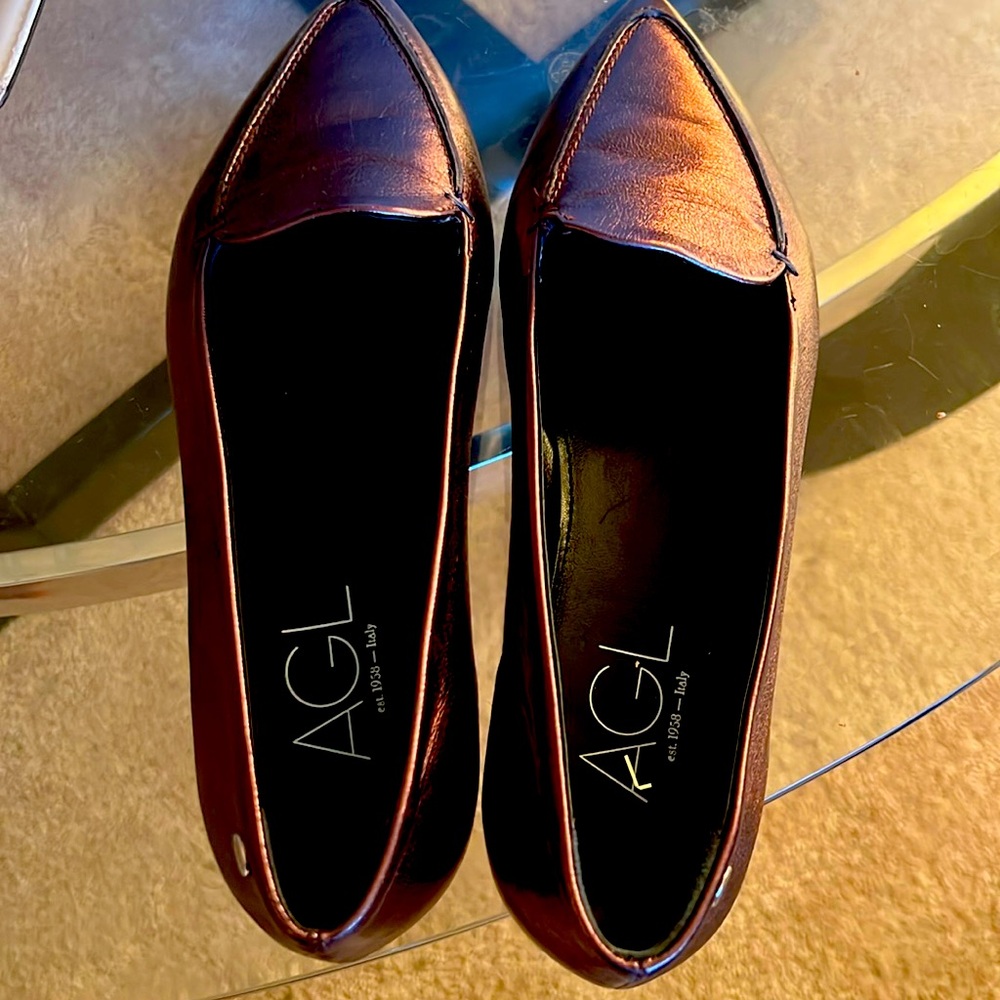 Beautiful AGL Bronze Metallic flats